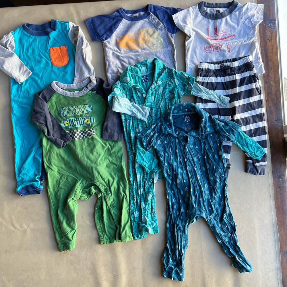 Bundle of 6 baby boy outfits ranging from 3-12m (see pics for individual sizes)